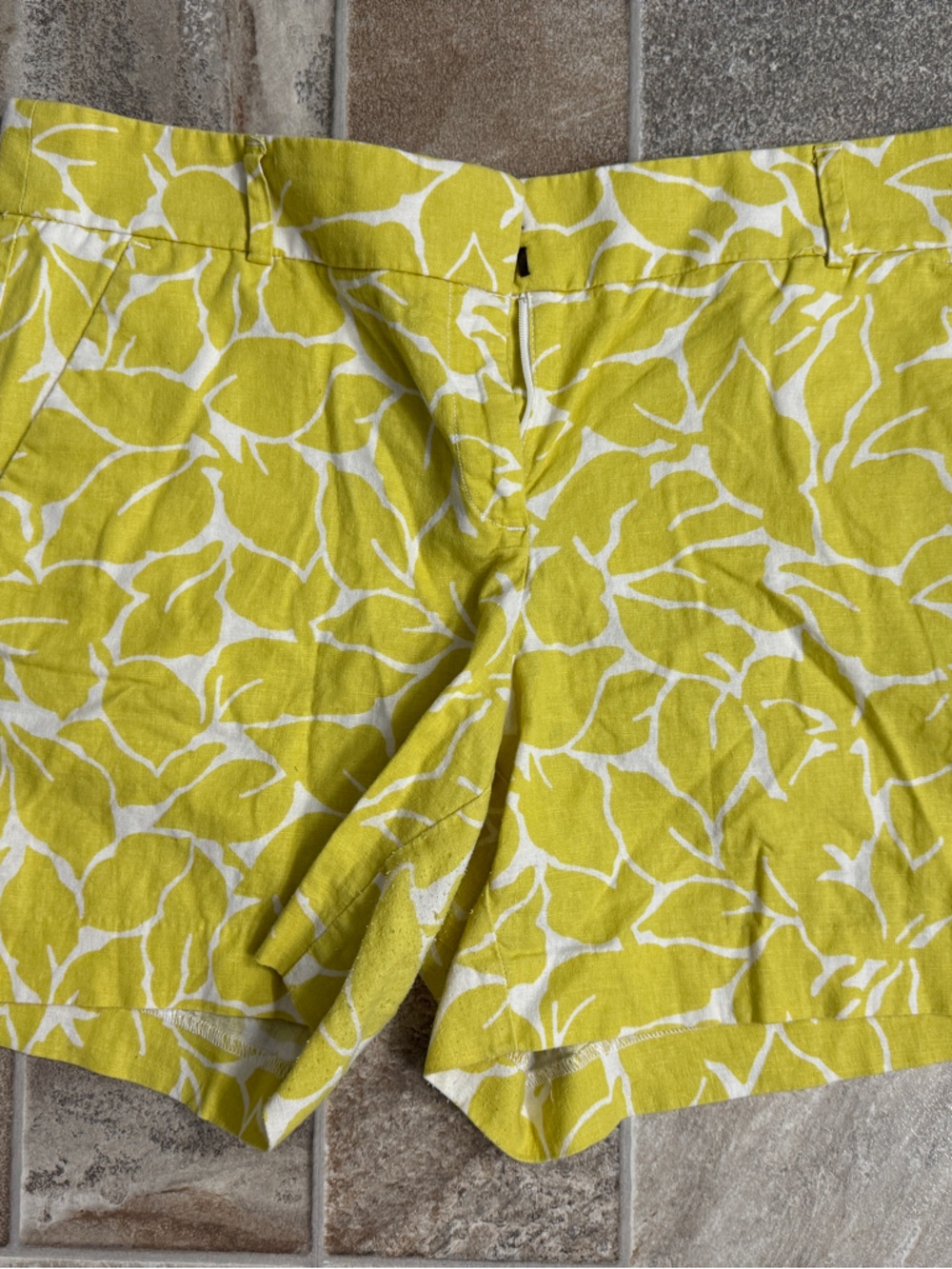 LOFT Yellow/Gold and White Patterned Women’s Shorts